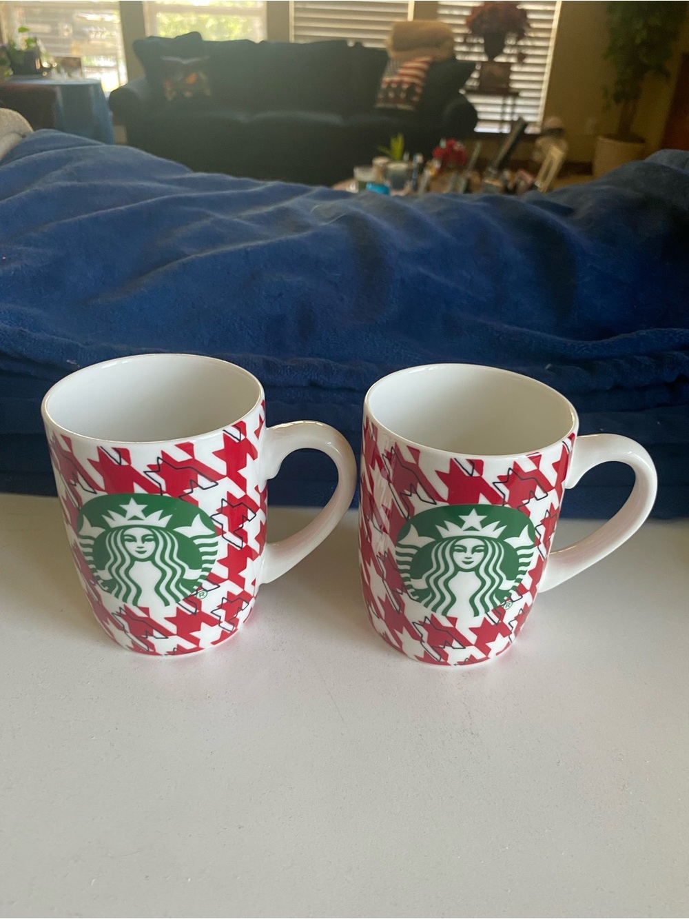 Starbucks Red and White Houndstooth Ceramic Mugs – Set of 2